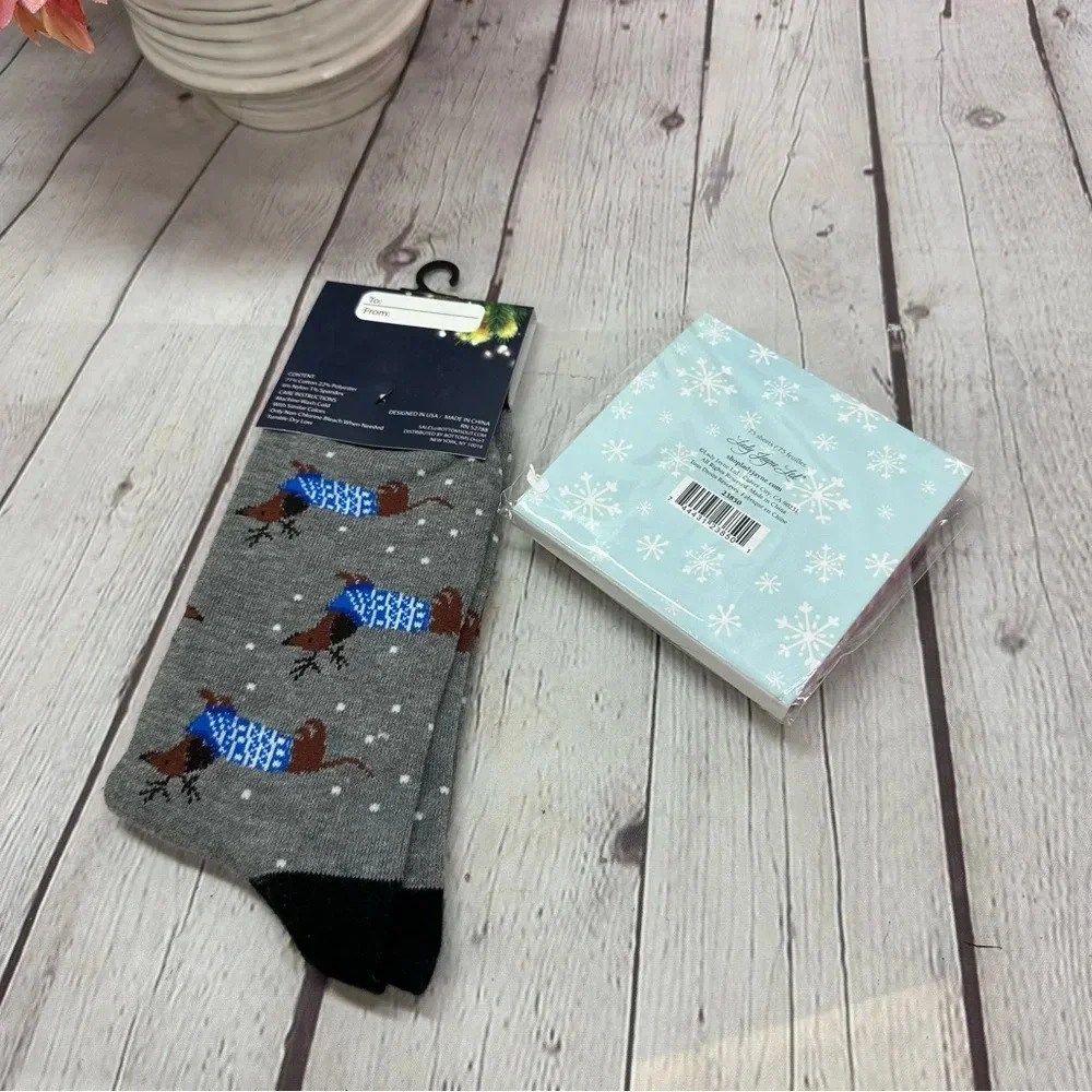NWT dachshund christmas winter socks and small notepad set - Picture 2 of 5